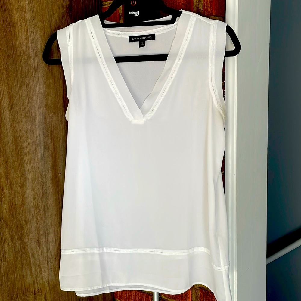 Banana Republic V-Neck Shell Tank Top